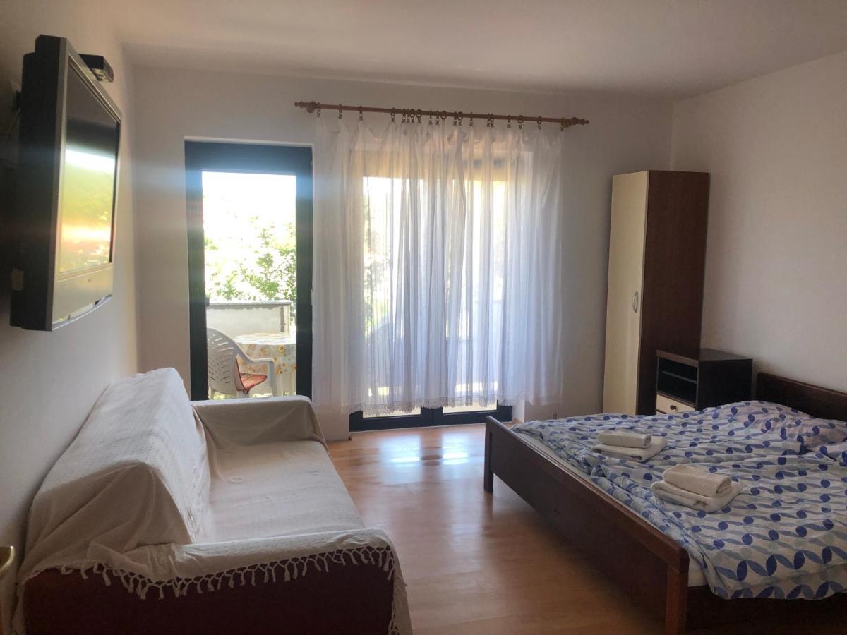 Apartments Palit Rab Bilik gambar