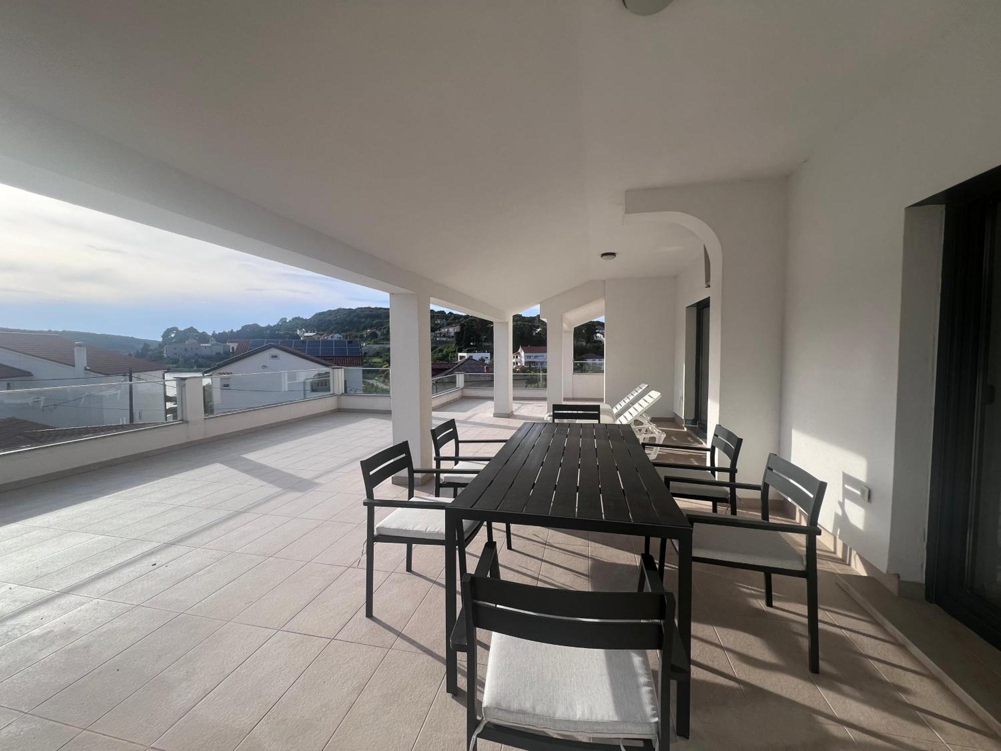 Apartments Palit Rab Bilik gambar